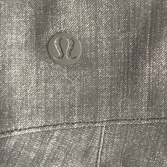 Lululemon Here to There High-Rise 7/8 Pant
Crosshatch Texture Black 2020 W5CPPS - Picture 7 of 7